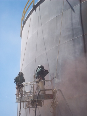 Serbatoi contenenti prodotti chimici e carburanti 02