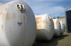 Serbatoi contenenti prodotti chimici e carburanti 09