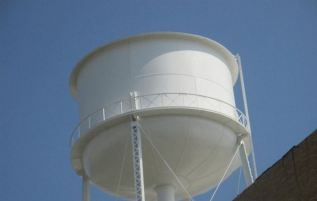 Serbatoi contenenti prodotti chimici e carburanti 12