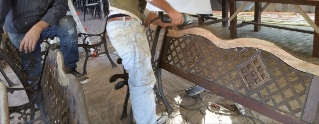 verniciatura-panchine-04-www-ristrutturazionmilano-com.jpg